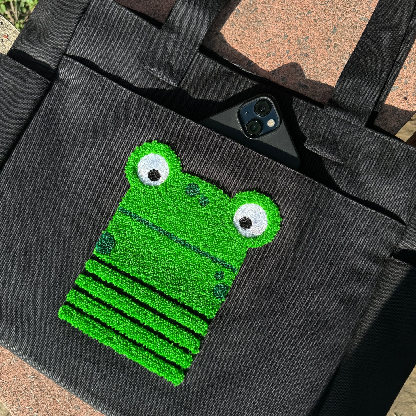 Froggy Tufted Tote Bag (BLACK) ๐ธ