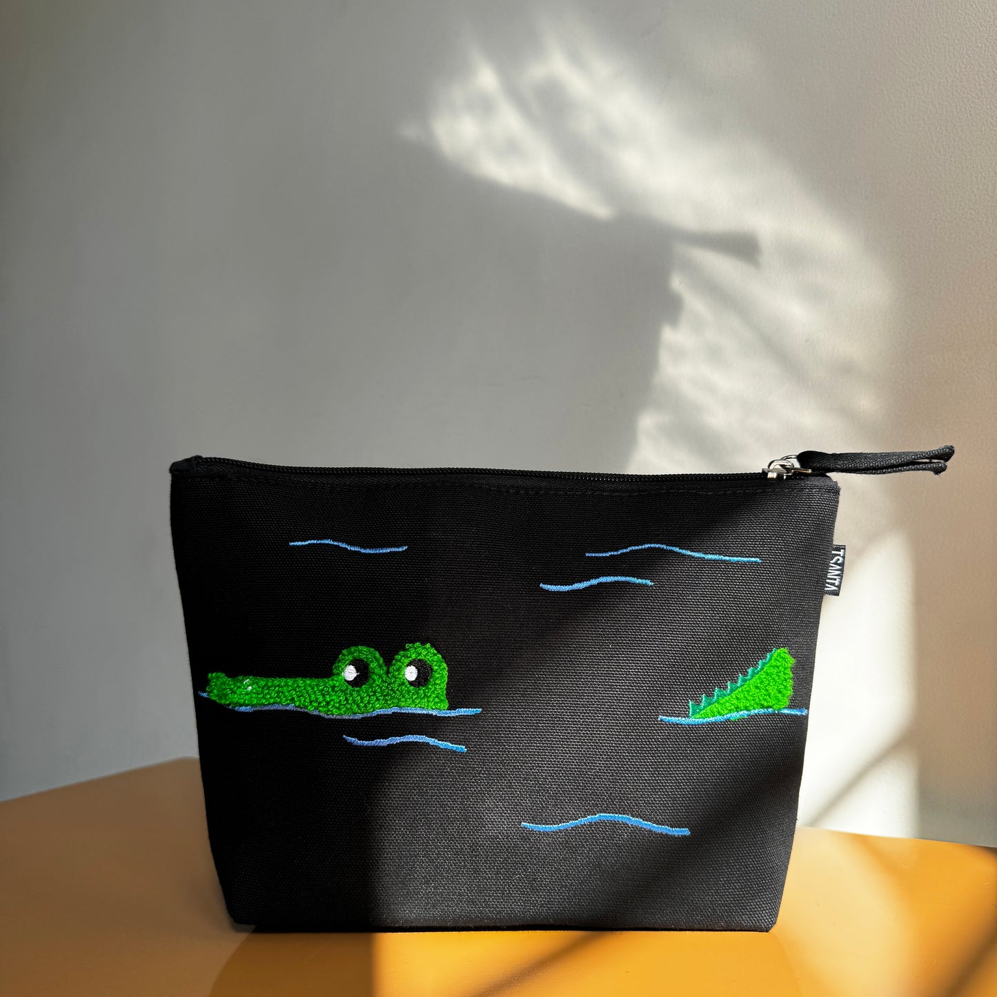 Croco Tote + Pouch 🐊