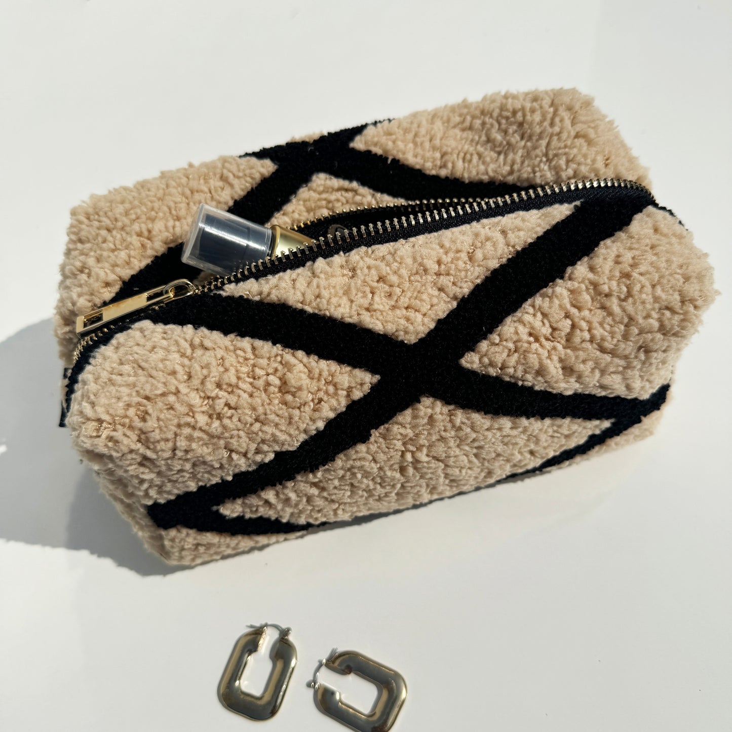 Geometrical Tufted Pouch